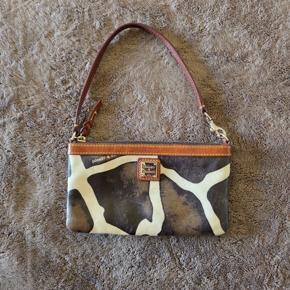 Dooney & Bourke Giraffe Print Wristlet Mini Shoulder Bag Brown Cream Leather - Picture 7 of 13